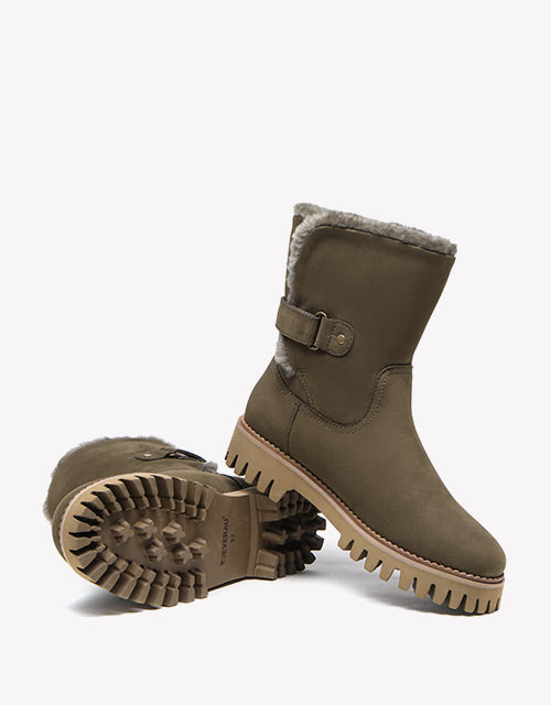 Tina in Khaki