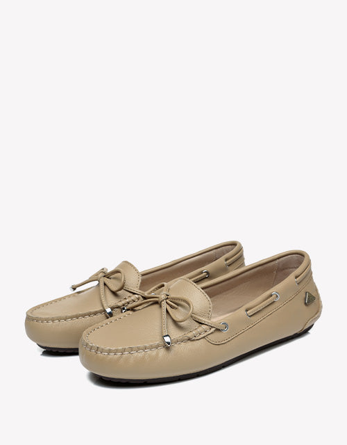 Frida in brown