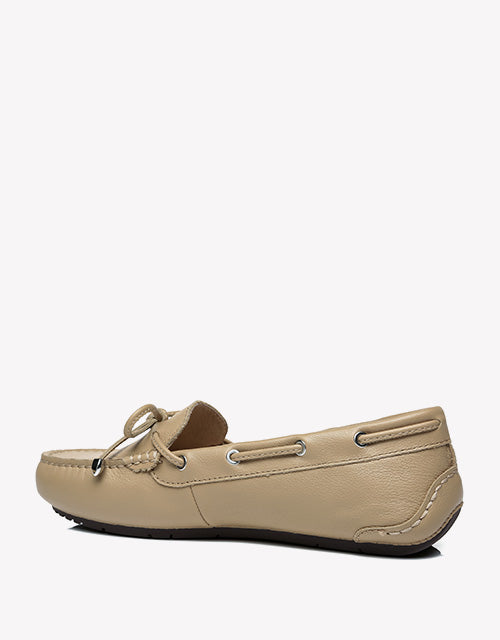 Frida in brown