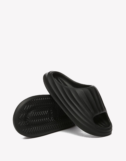 Men Cloud Slippers Plus in Black