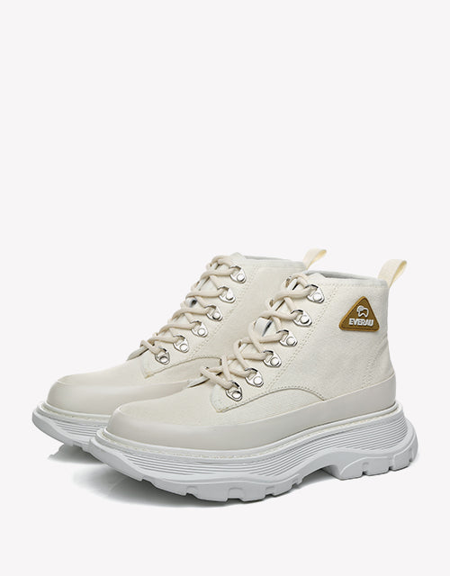 Adventurer in Beige