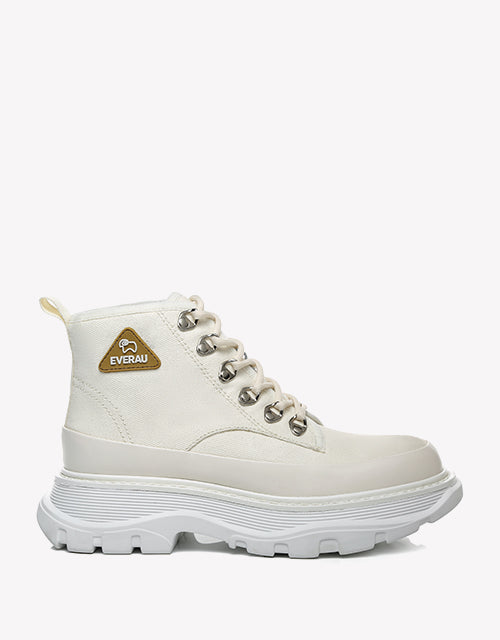 Adventurer in Beige