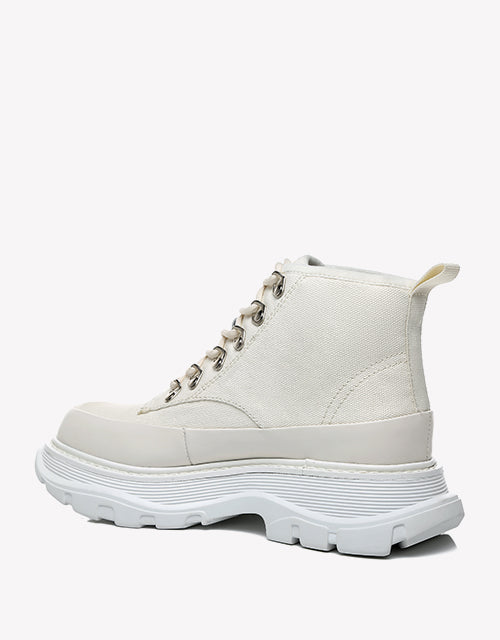 Adventurer in Beige