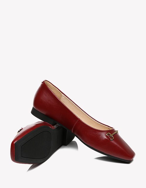 Olivia in claret