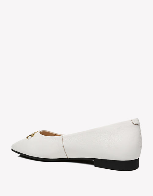 Olivia in milky white