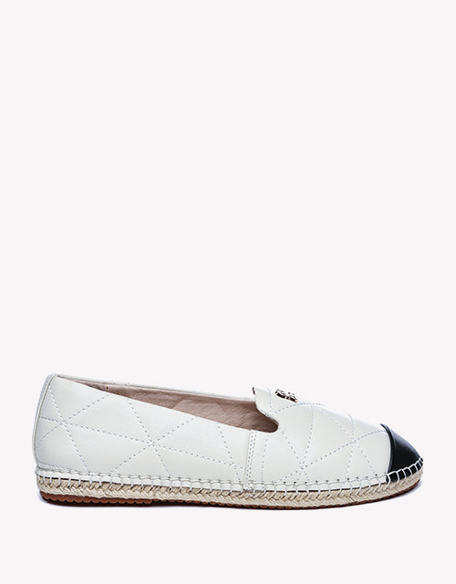 Evelyn in Ivory