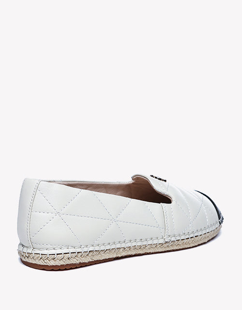 Evelyn in Ivory