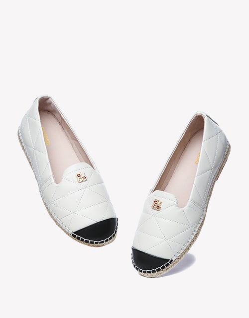 Evelyn in Ivory