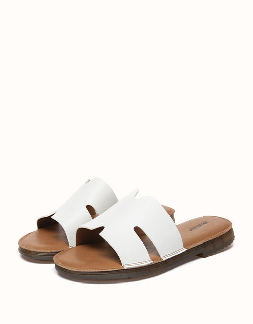 Clovey in White