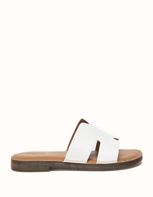 Clovey in White